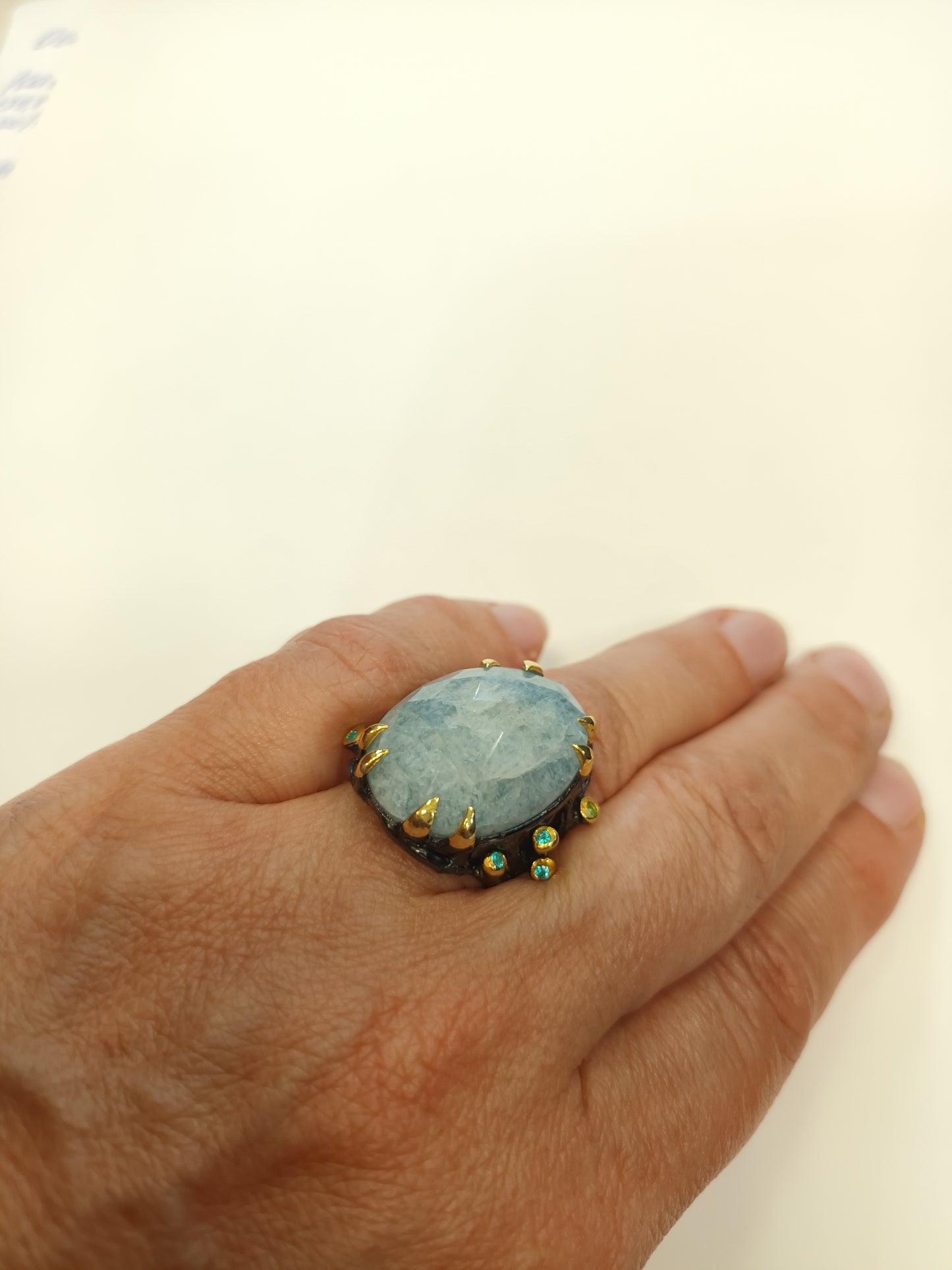 Gredzens ar akvamarīnu un cirkonu